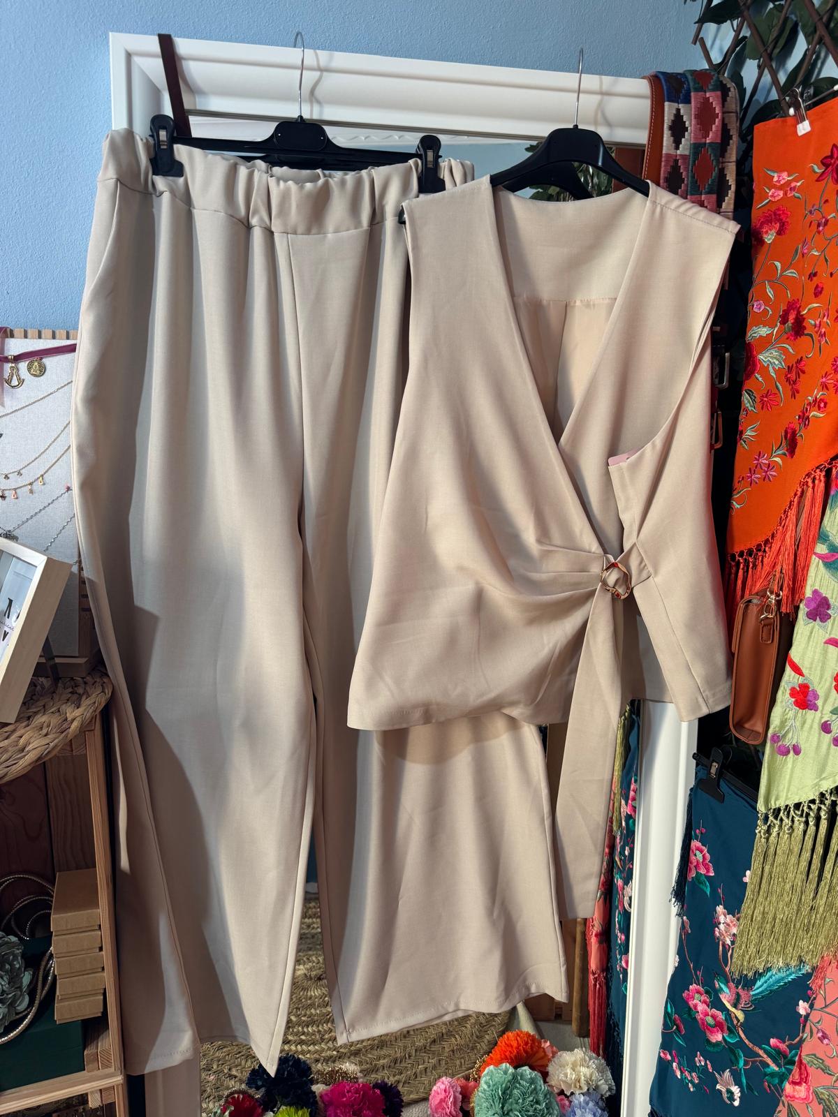 TRAJE CLARA